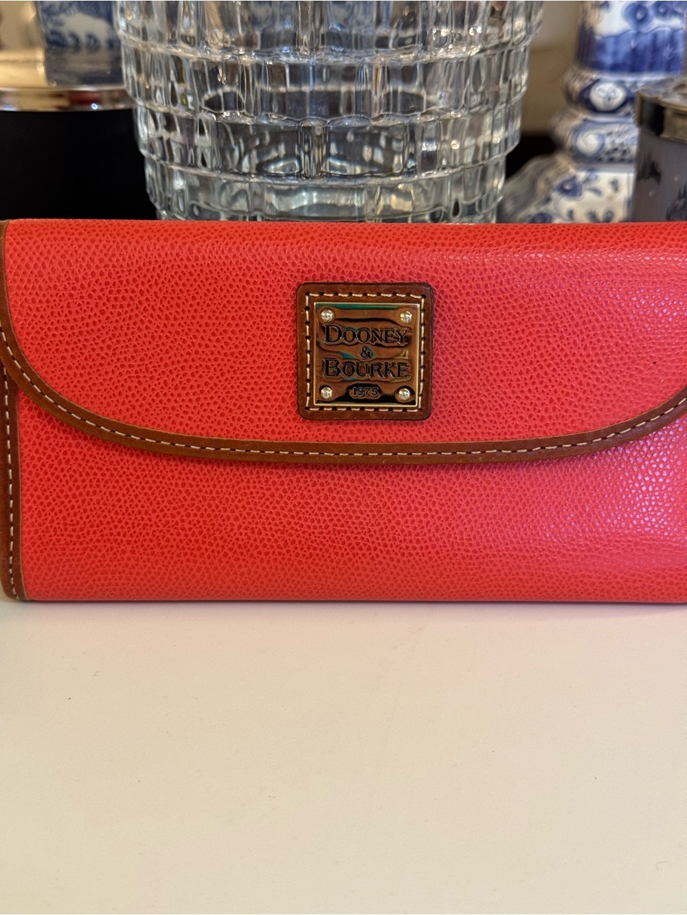 🧡🤎 NWOT DOONEY & BOURKE ORANGE AND TAN LEATHER WALLET! - Picture 2 of 7